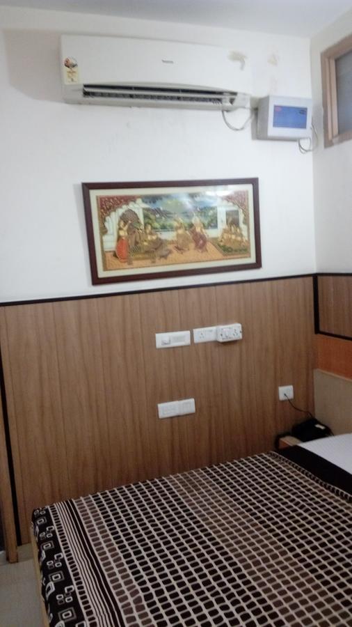 Hotel Desire Hisār Esterno foto