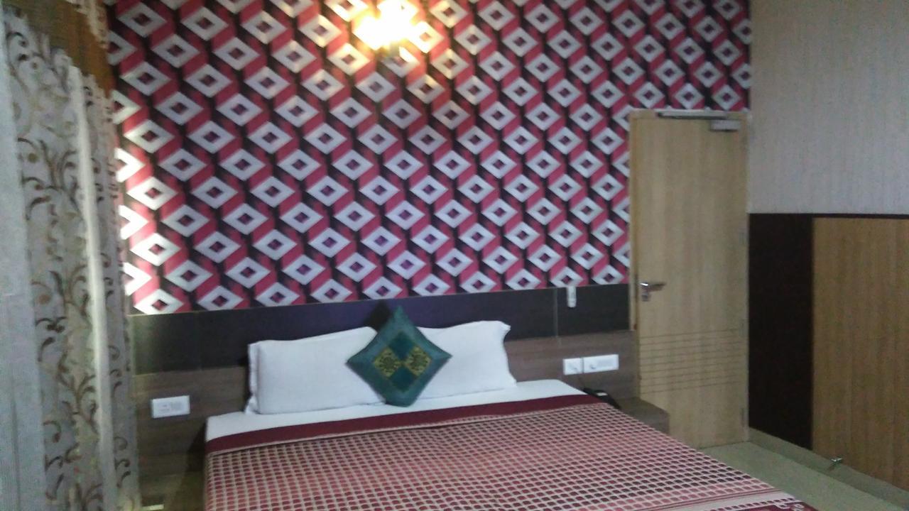 Hotel Desire Hisār Esterno foto