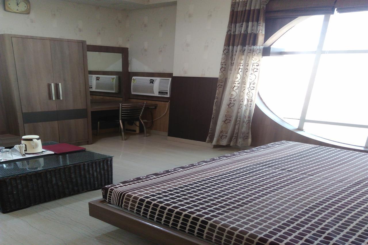 Hotel Desire Hisār Esterno foto